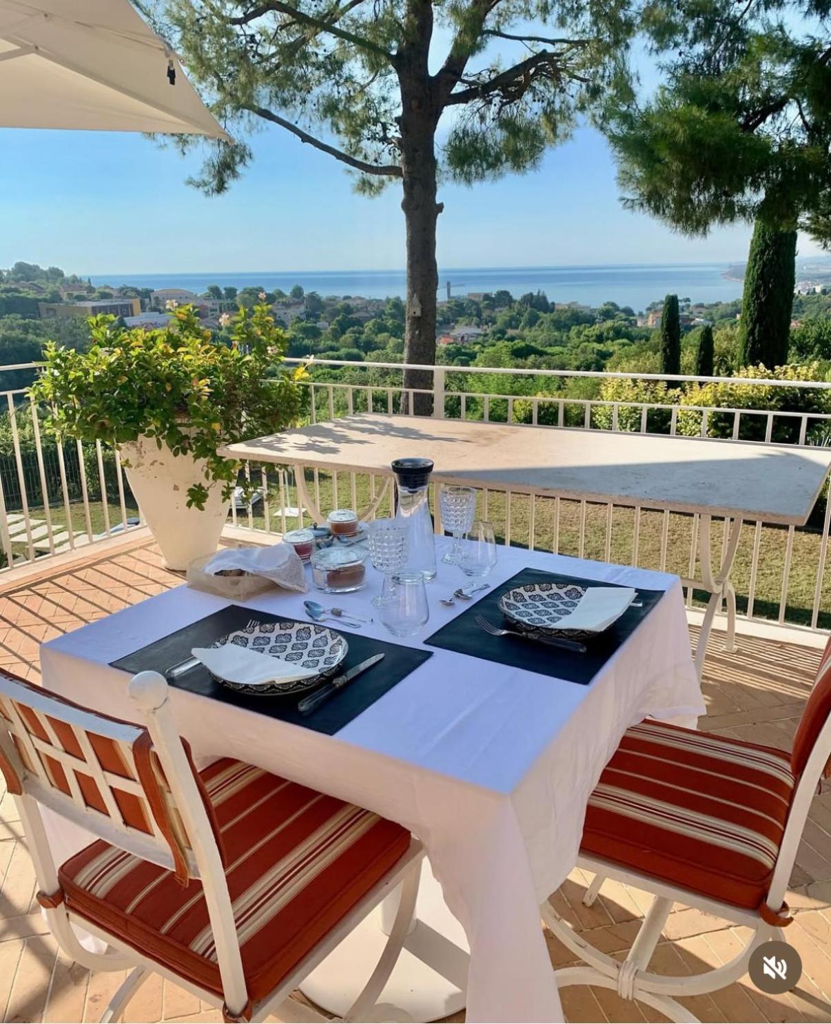 Bed and Breakfast Tra Gli Alberi E Il Mare Sirolo Exterior foto